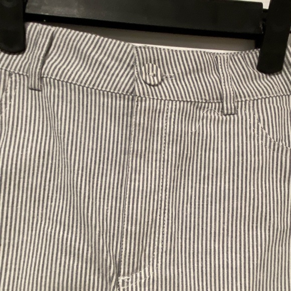 Forever 21 Size S Gray White Thin Stripe Zip Up Stretch Denim Mini Skirt - Picture 2 of 10